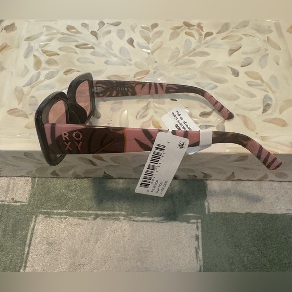 NWT Roxy Black Sunglasses with Pink Lenses - Picture 3 of 11